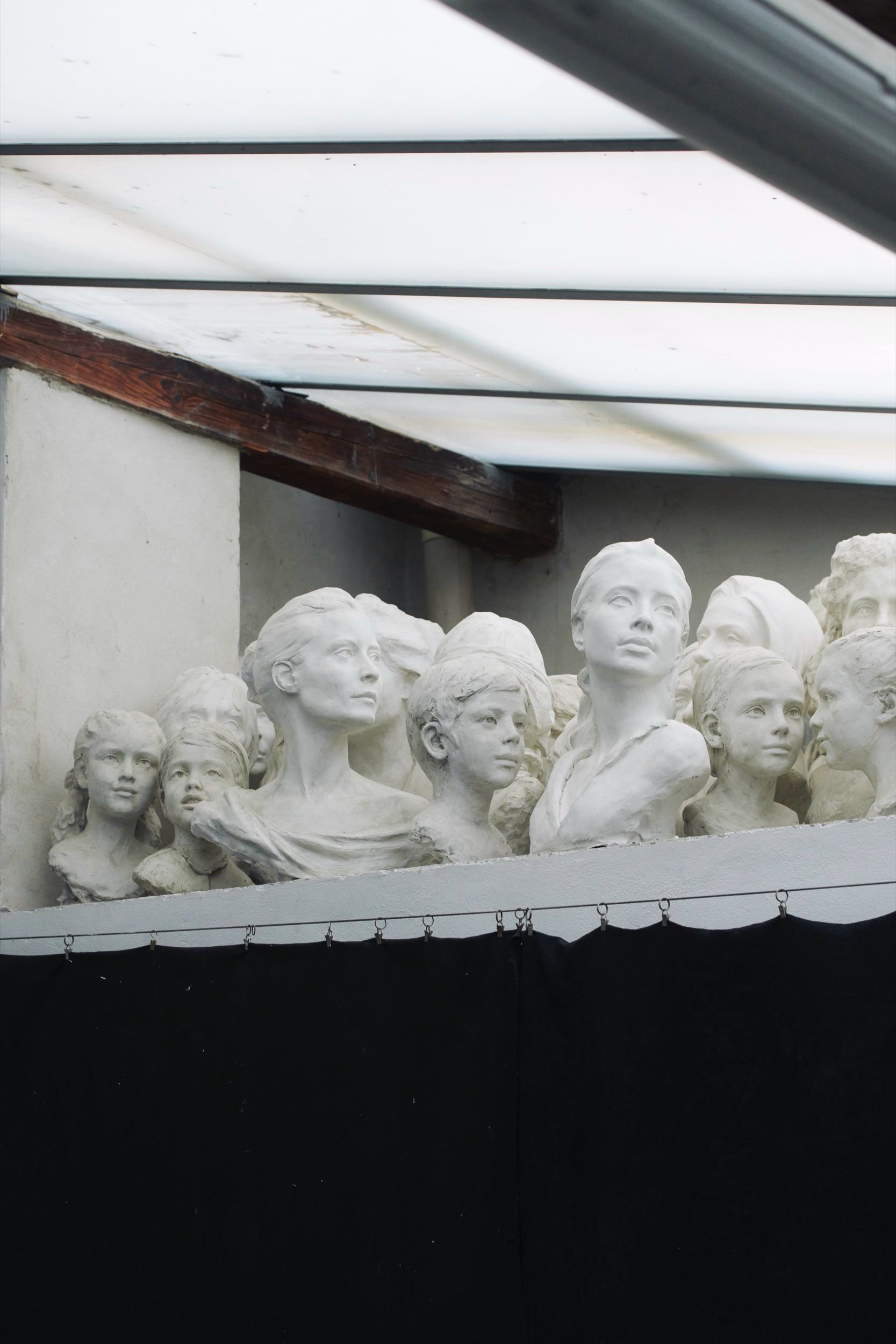 Homes & Gardens — 15